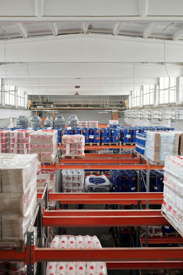 Ergonomic equipment for load movement