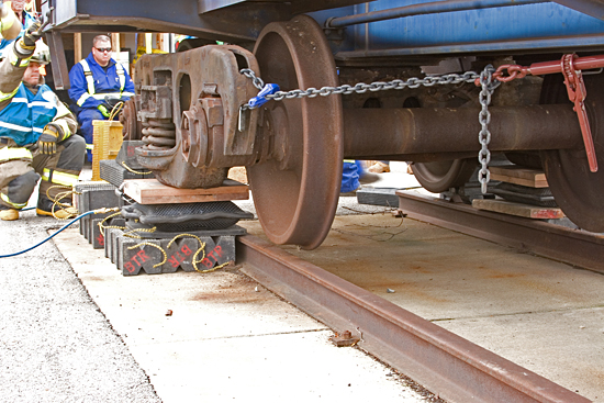Air lifting bags lifting a carriage